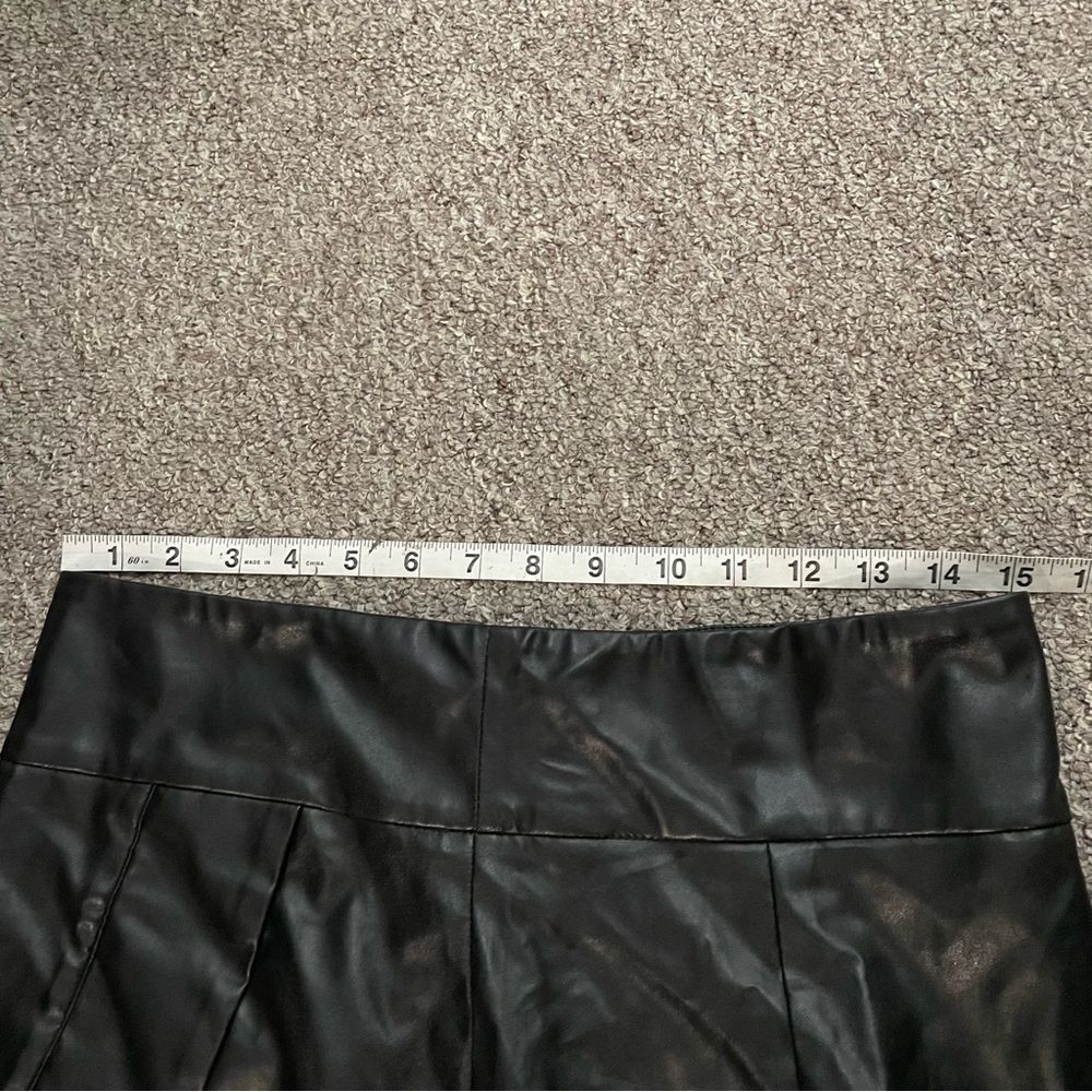 Shein Black Faux Leather Lagenlook Faux Wrap Layered Mini Skirt Size Large - Picture 6 of 7